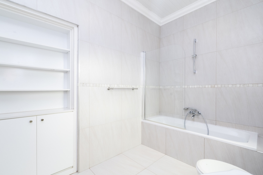 3 Bedroom Property for Sale in Sea Point Western Cape